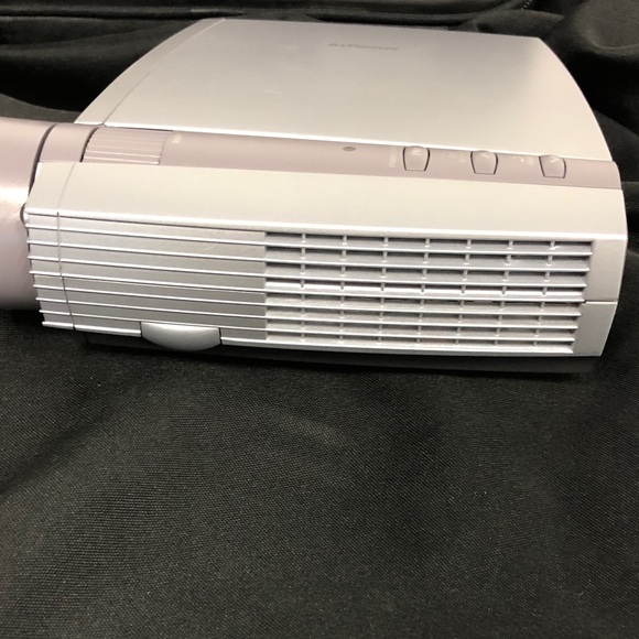 InFocus Model LP130 Projector - Picture 7 of 11